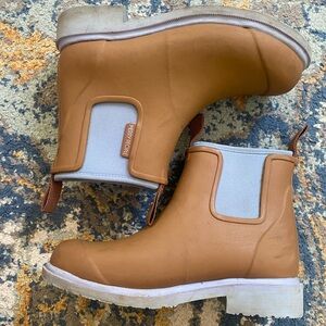 Merry People Bobbi Rain Boots, size 7 (38)